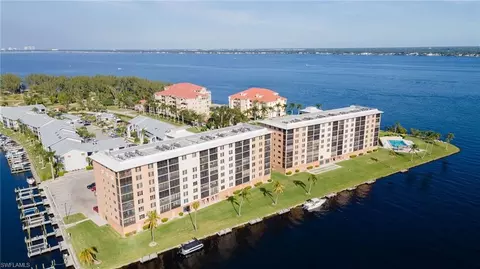 4260 SE 20th Pl #401, Cape Coral, FL 33904