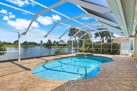 16111 Forest Oaks Dr, Fort Myers, FL 33908