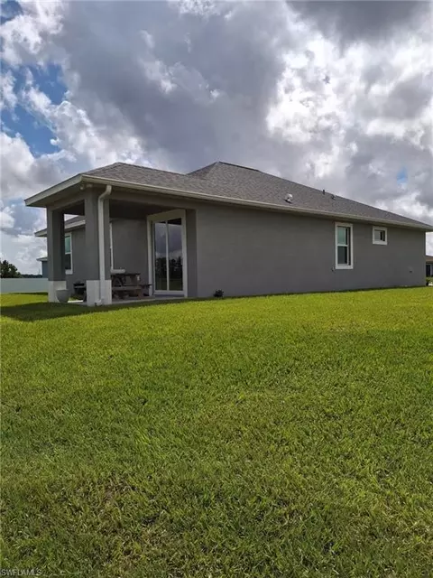 9019 E Broad Ct, Labelle, FL 33935 photo 3