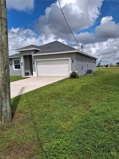 9019 E Broad Ct, Labelle, FL 33935 photo 2