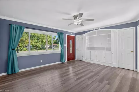 425 Muskegon Ave, Fort Myers, FL 33905