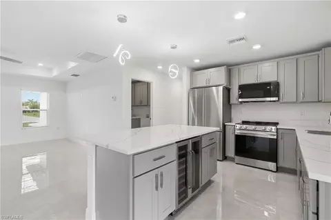 Kitchen - 645 Whitmore Loop, Lehigh Acres, FL 33972 photo 1 of 4