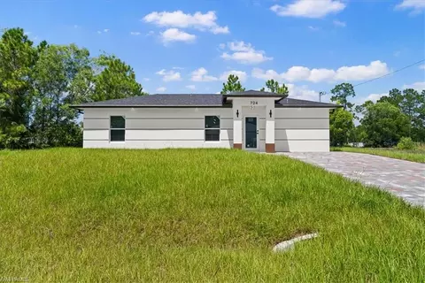 724 Anaconda Ave S, Lehigh Acres, FL 33974