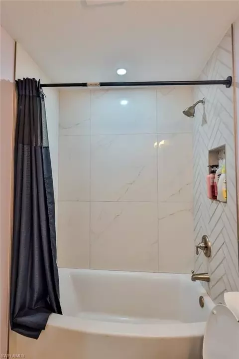 Bath - 6007 12th St E, Bradenton, FL 34203 photo 5 of 5