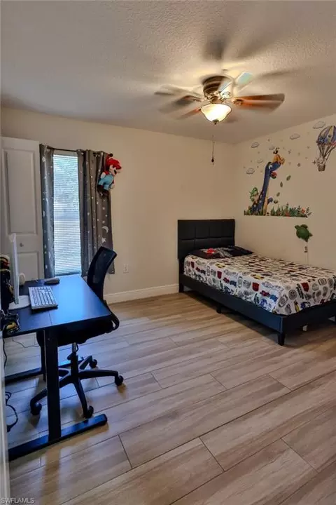 Bedroom - 6007 12th St E, Bradenton, FL 34203 photo 4 of 5