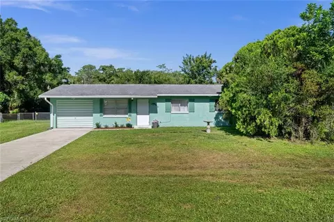 2976 Ribbon Ct, Fort Myers, FL 33905