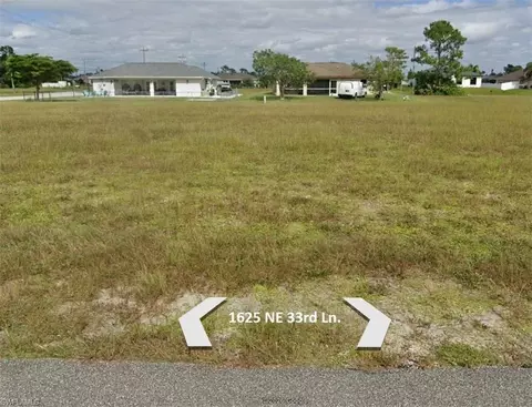 1625 NE 33rd Ln, Cape Coral, FL 33909