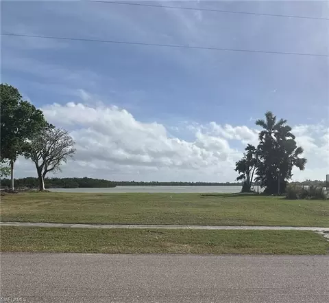 945 Caxambas Dr, Marco Island, FL 34145