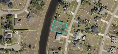 560 Pachman Cir, Lehigh Acres, FL 33974
