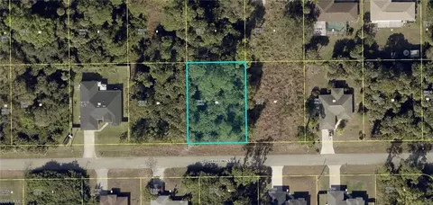 869 Spaulding St E, Lehigh Acres, FL 33974