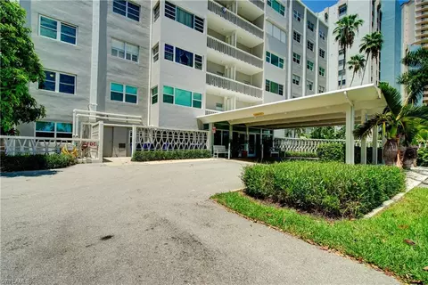 1900 Clifford St #303, Fort Myers, FL 33901