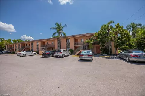 2700 Park Windsor Dr #713, Fort Myers, FL 33901