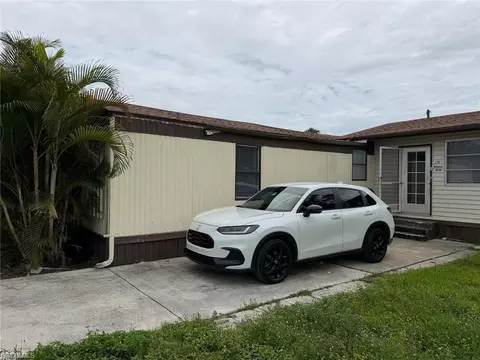 130 Lantern Pl, North Fort Myers, FL 33917