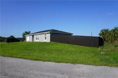 Exterior - 108 Dublin Cir, Labelle, FL 33935 photo 1 of 3