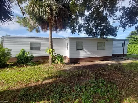 8386 Tolles Dr, North Fort Myers, FL 33917
