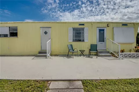 121 Lantern Pl, North Fort Myers, FL 33917