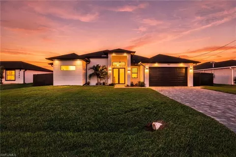 927 NE 13th Pl, Cape Coral, FL 33909