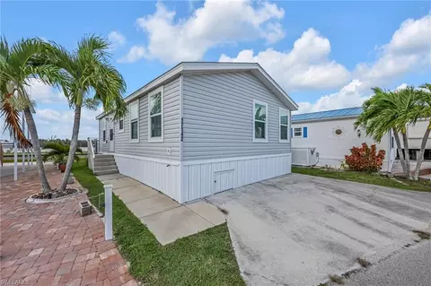 1714217145 Casselberry Ln, Fort Myers, FL 33967