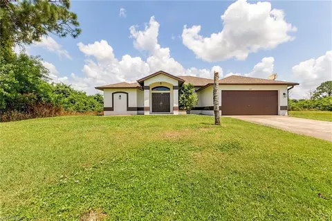 691 Manhattan St E, Lehigh Acres, FL 33974