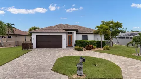 4550 SE 6th Ct, Cape Coral, FL 33904