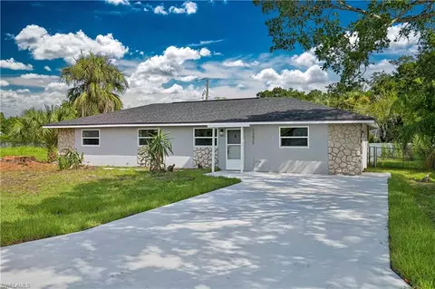 13820 1st St, Fort Myers, FL 33905