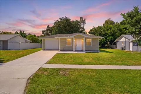 899 Ridgeway Dr, North Fort Myers, FL 33903