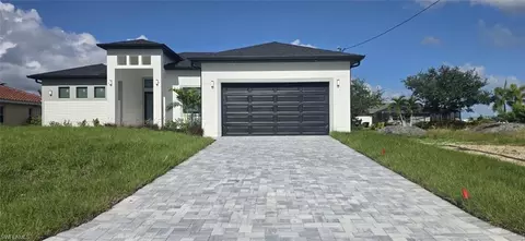 1032 NW 33rd Pl, Cape Coral, FL 33993
