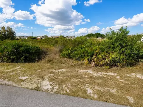 3114 24th St SW, Lehigh Acres, FL 33976