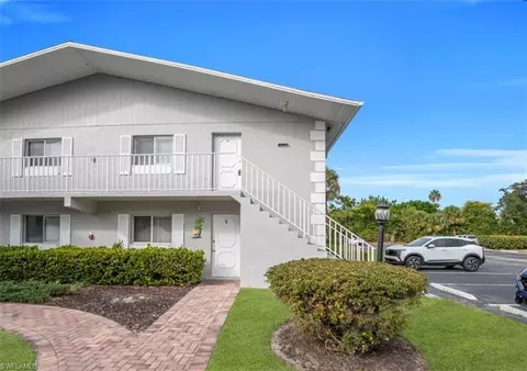 8071 Country Rd #206, Fort Myers, FL 33919