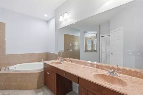 Bath - 4529 Springview Cir, Labelle, FL 33935 photo 1 of 3