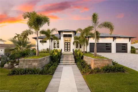 111 Montrose Dr, Fort Myers, FL 33919