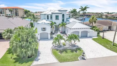 1918 SE 40th St, Cape Coral, FL 33904