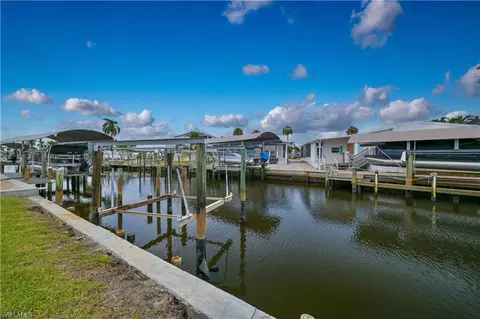 11391 Azalea Ln, Fort Myers Beach, FL 33931