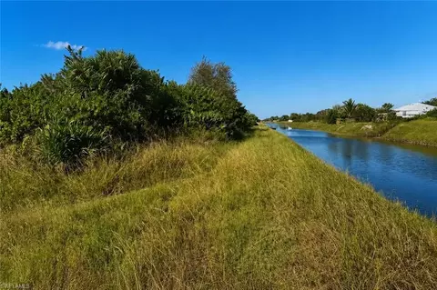 1504 Paula Ave S, Lehigh Acres, FL 33976