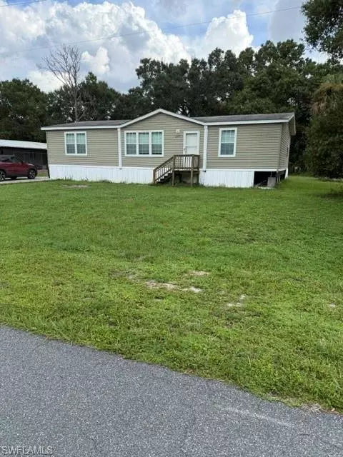 2495 Zoysia Ln, North Fort Myers, FL 33917