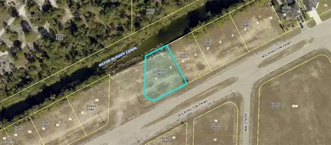 723 Wilmington Pkwy, Cape Coral, FL 33993