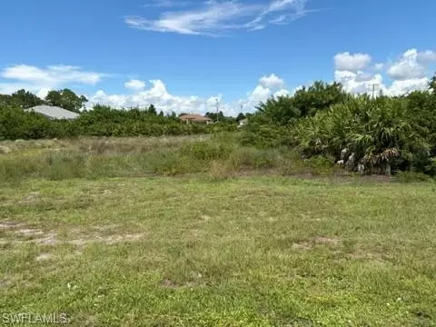 3102 23rd St SW, Lehigh Acres, FL 33976