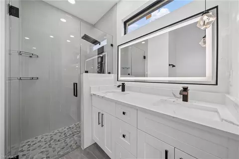 Bath - 4100 E 14th St, Lehigh Acres, FL 33972 photo 1 of 2