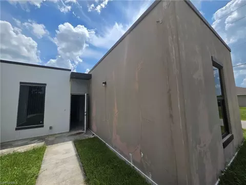 3515 75th St W, Lehigh Acres, FL 33971