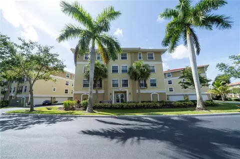 10041 Lake Cove Dr #202, Fort Myers, FL 33908