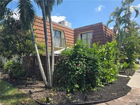 5240 Cedarbend Dr #3, Fort Myers, FL 33919