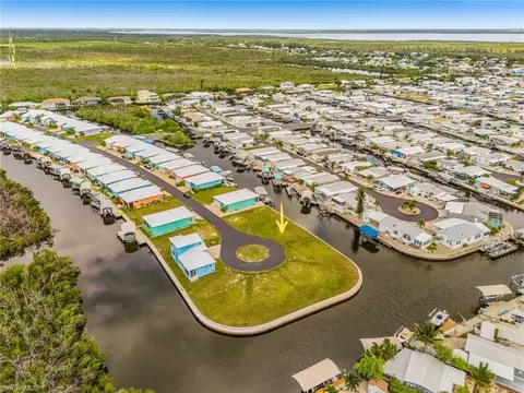 2990 Trawler Ln, Saint James City, FL 33956