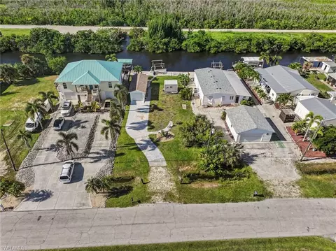 3144 8th Ave, Saint James City, FL 33956