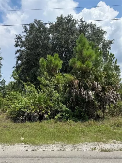 2508 51st St W, Lehigh Acres, FL 33971