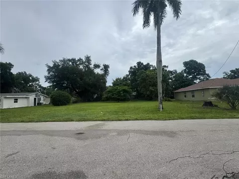653 Oleander Ave, Fort Myers, FL 33916