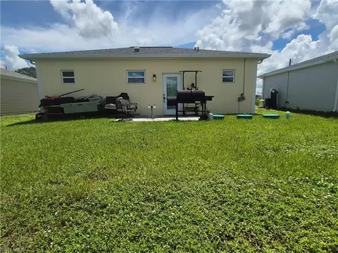 Exterior - 23041 Roundtree Ave, Alva, FL 33920 photo 1 of 2