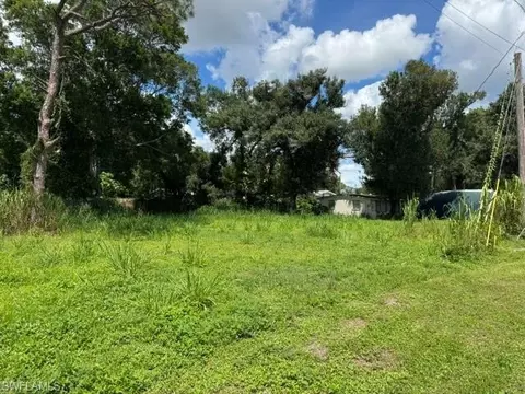 556 Clark St, North Fort Myers, FL 33903