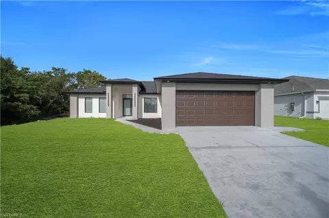 2611 39th St SW, Lehigh Acres, FL 33976