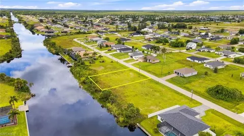 1246 NE 40th St, Cape Coral, FL 33909