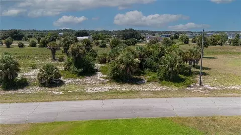 1396 Jay Ter, Labelle, FL 33935 photo 4